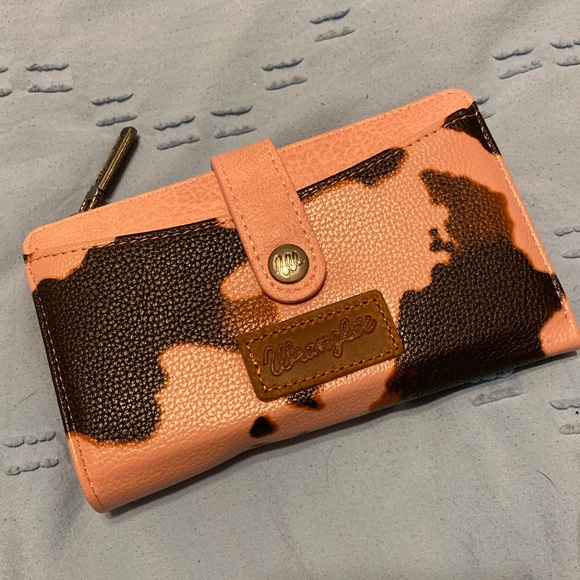 Wrangler Handbags - NWOT Wrangler Pink Cowprint Wallet